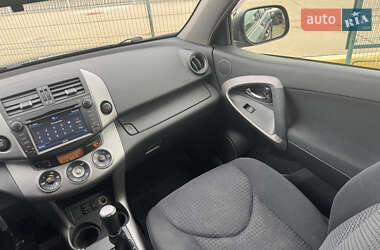 Внедорожник / Кроссовер Toyota RAV4 2008 в 