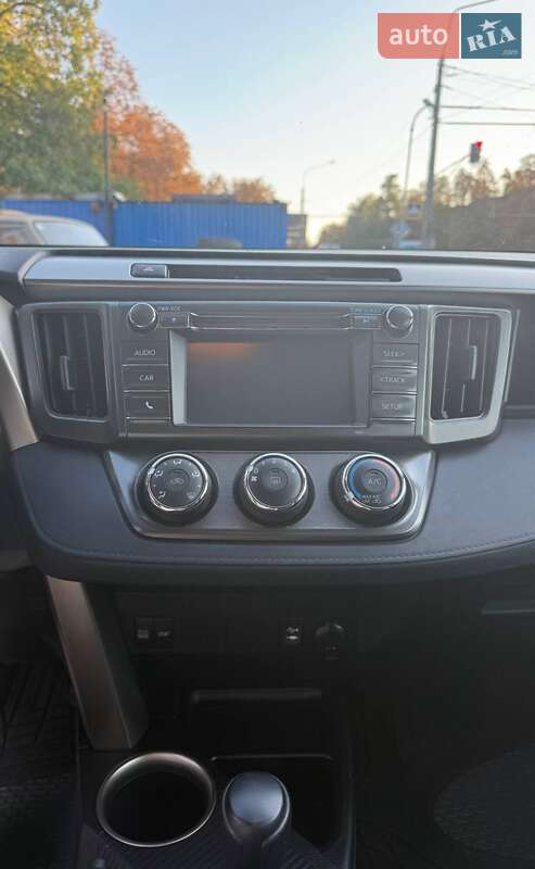 Внедорожник / Кроссовер Toyota RAV4 2015 в Полтаве