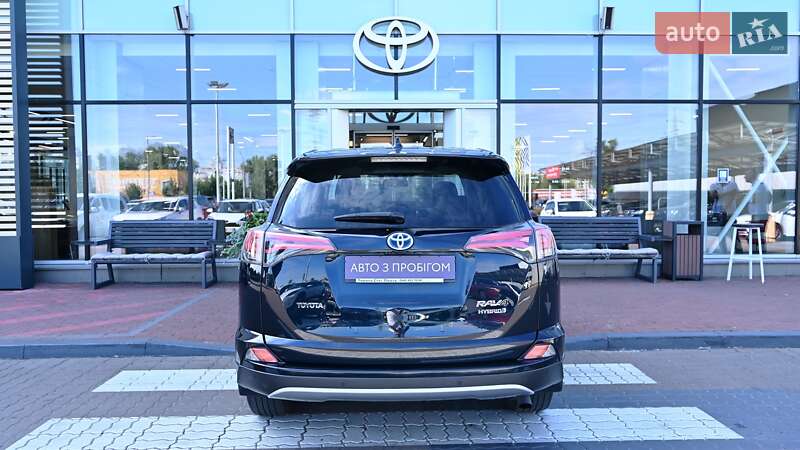 Внедорожник / Кроссовер Toyota RAV4 2017 в Киеве