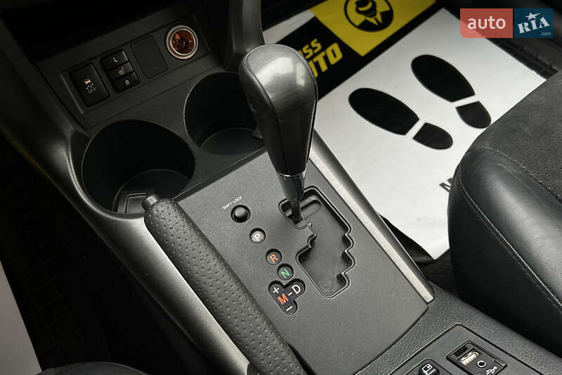 Внедорожник / Кроссовер Toyota RAV4 2012 в Львове