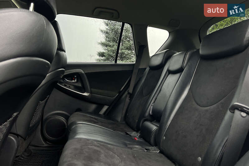 Внедорожник / Кроссовер Toyota RAV4 2012 в Львове
