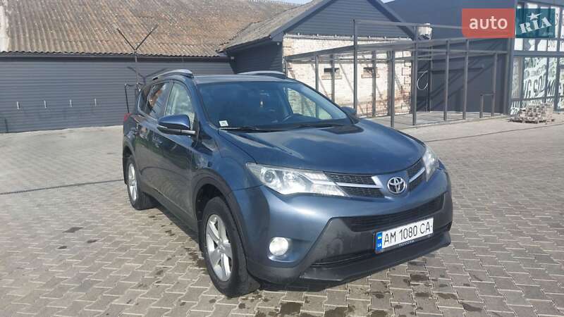 Внедорожник / Кроссовер Toyota RAV4 2014 в Звягеле