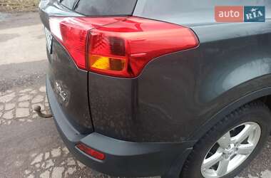 Внедорожник / Кроссовер Toyota RAV4 2013 в 