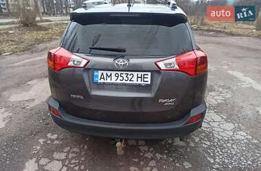 Внедорожник / Кроссовер Toyota RAV4 2013 в 