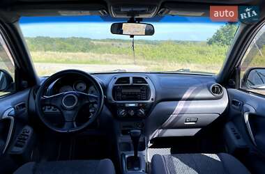 Позашляховик / Кросовер Toyota RAV4 2000 в 