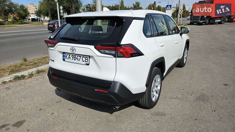 Позашляховик / Кросовер Toyota RAV4 2021 в Полтаві фото 4 Позашляховик / Кросовер Toyota RAV4 2021 в Полтаві