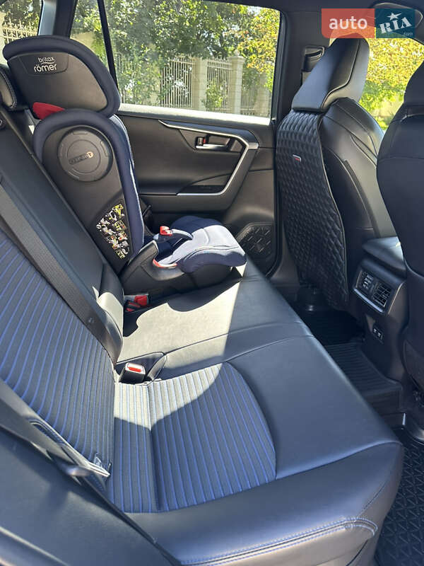 Внедорожник / Кроссовер Toyota RAV4 2021 в Одессе