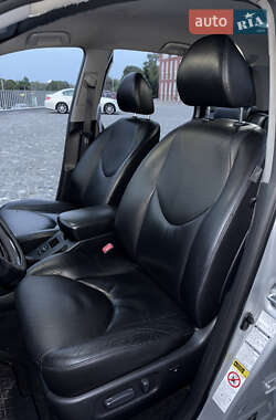 Позашляховик / Кросовер Toyota RAV4 2007 в 