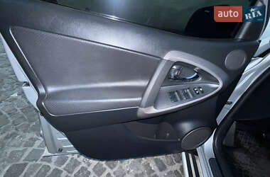 Позашляховик / Кросовер Toyota RAV4 2007 в 
