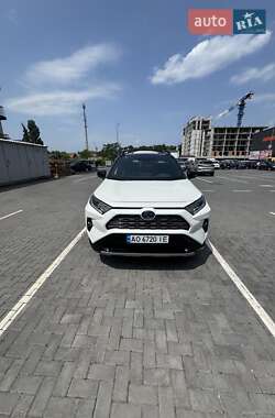 Внедорожник / Кроссовер Toyota RAV4 2020 в Ужгороде