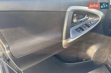 Внедорожник / Кроссовер Toyota RAV4 2011 в 