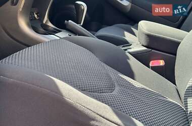 Внедорожник / Кроссовер Toyota RAV4 2011 в 