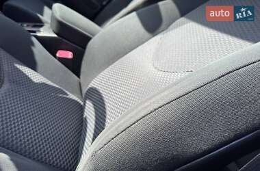 Внедорожник / Кроссовер Toyota RAV4 2011 в 