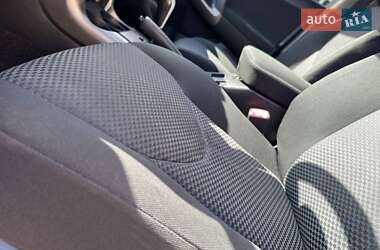 Внедорожник / Кроссовер Toyota RAV4 2011 в 