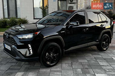 Внедорожник / Кроссовер Toyota RAV4 2021 в 
