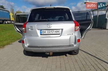 Внедорожник / Кроссовер Toyota RAV4 2005 в 