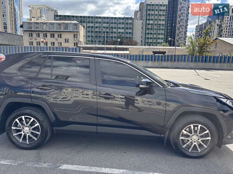 Внедорожник / Кроссовер Toyota RAV4 2020 в Киеве фото 7 Внедорожник / Кроссовер Toyota RAV4 2020 в Киеве