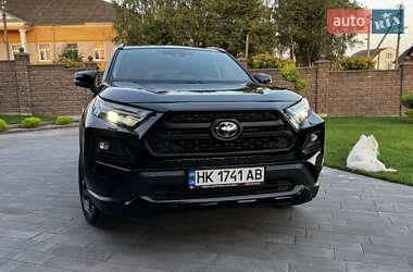 Внедорожник / Кроссовер Toyota RAV4 2024 в 