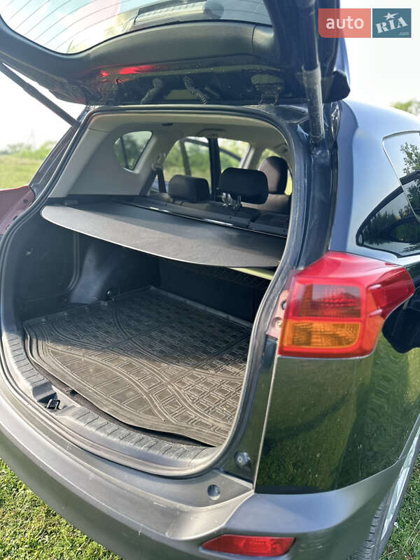 Внедорожник / Кроссовер Toyota RAV4 2013 в Львове
