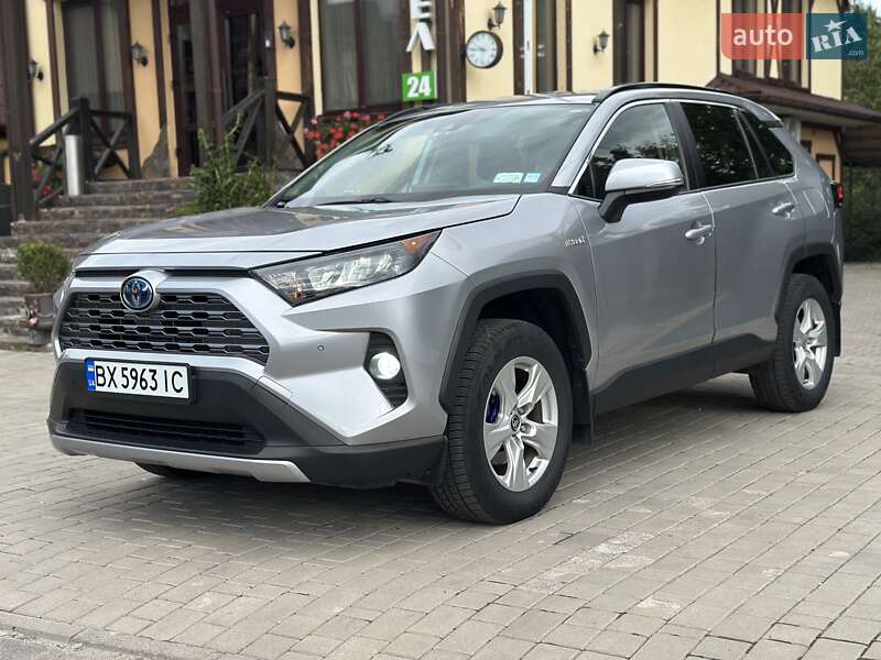 Позашляховик / Кросовер Toyota RAV4 2021 в Хмельницькому