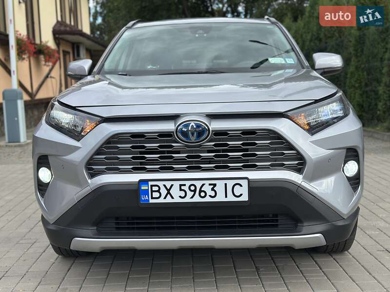 Позашляховик / Кросовер Toyota RAV4 2021 в Хмельницькому
