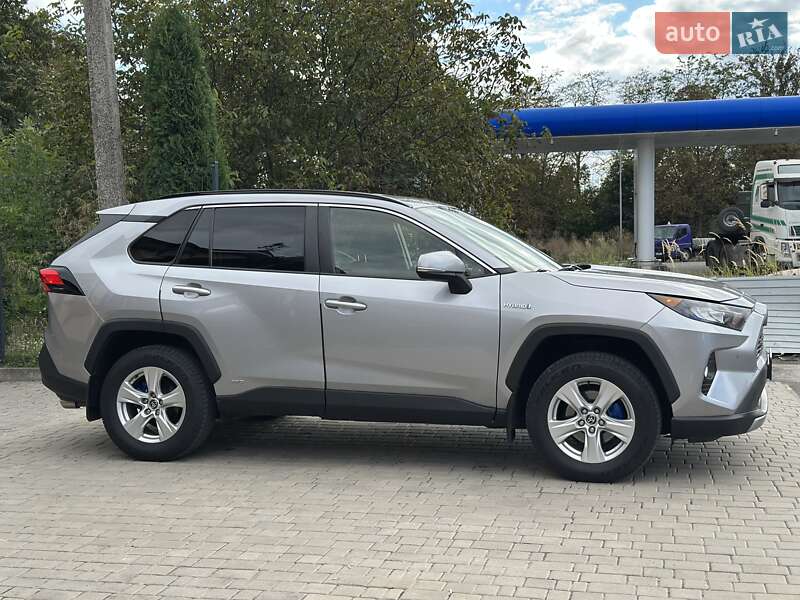 Позашляховик / Кросовер Toyota RAV4 2021 в Хмельницькому