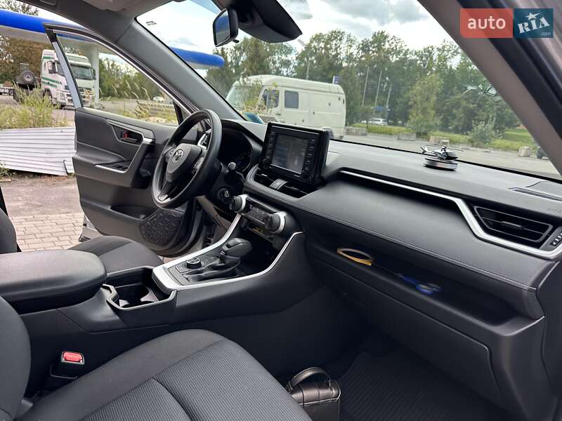 Позашляховик / Кросовер Toyota RAV4 2021 в Хмельницькому