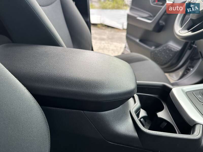 Позашляховик / Кросовер Toyota RAV4 2021 в Хмельницькому