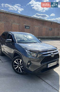 Внедорожник / Кроссовер Toyota RAV4 2019 в Сумах