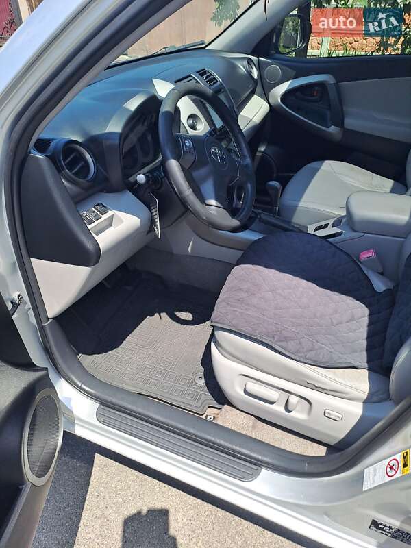 Позашляховик / Кросовер Toyota RAV4 2007 в Черкасах