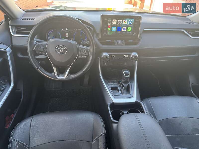 Внедорожник / Кроссовер Toyota RAV4 2020 в Копычинце