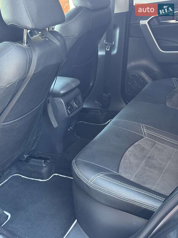 Внедорожник / Кроссовер Toyota RAV4 2020 в Копычинце