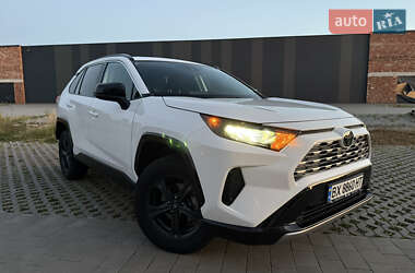 Внедорожник / Кроссовер Toyota RAV4 2021 в Хмельницком