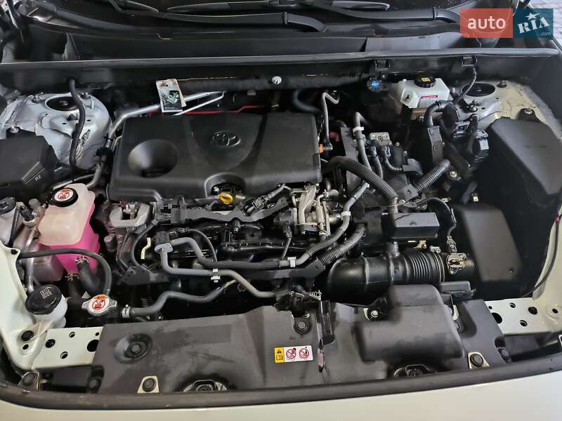 Позашляховик / Кросовер Toyota RAV4 2019 в Дніпрі