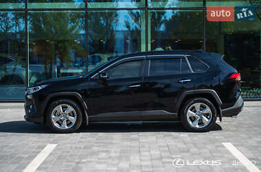 Внедорожник / Кроссовер Toyota RAV4 2019 в 
