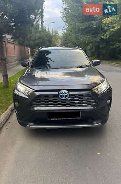 Внедорожник / Кроссовер Toyota RAV4 2019 в 