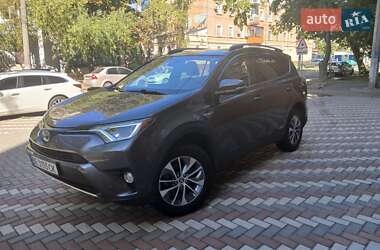 Внедорожник / Кроссовер Toyota RAV4 2016 в Николаеве