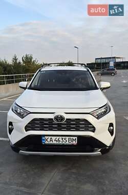 Позашляховик / Кросовер Toyota RAV4 2020 в Києві