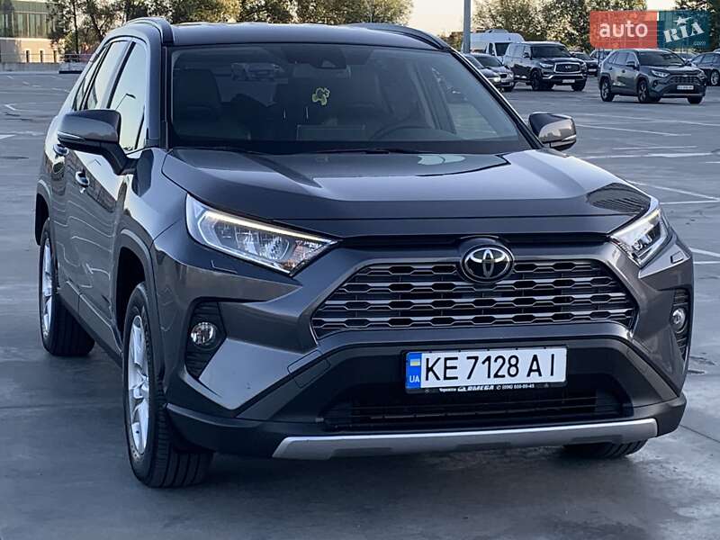 Позашляховик / Кросовер Toyota RAV4 2018 в Києві