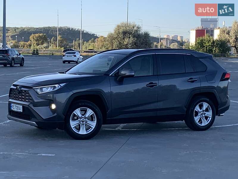 Позашляховик / Кросовер Toyota RAV4 2018 в Києві