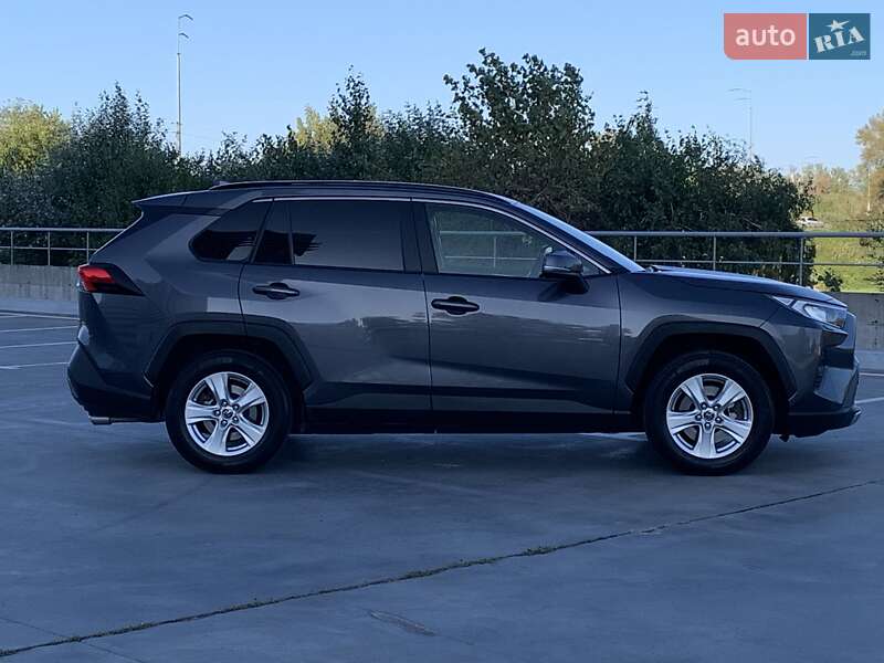 Позашляховик / Кросовер Toyota RAV4 2018 в Києві