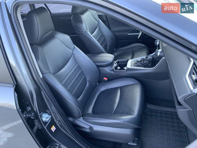 Позашляховик / Кросовер Toyota RAV4 2018 в Києві