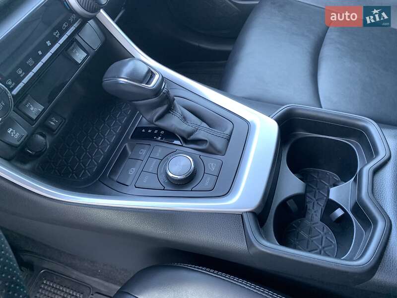 Позашляховик / Кросовер Toyota RAV4 2018 в Києві