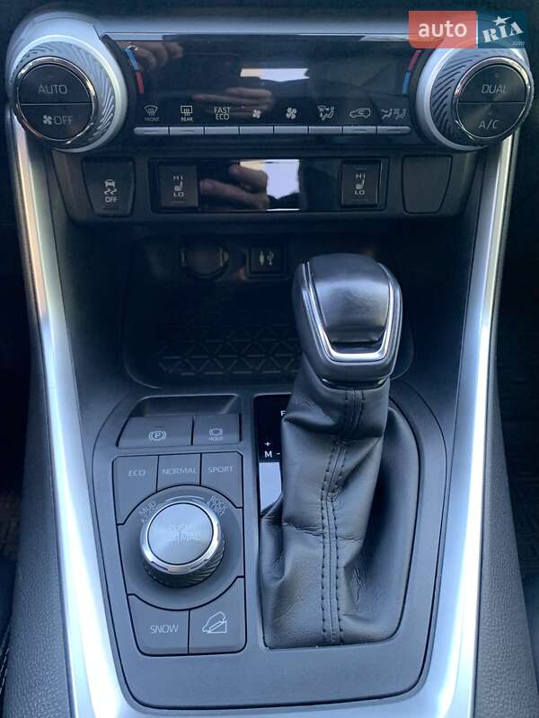 Позашляховик / Кросовер Toyota RAV4 2018 в Києві