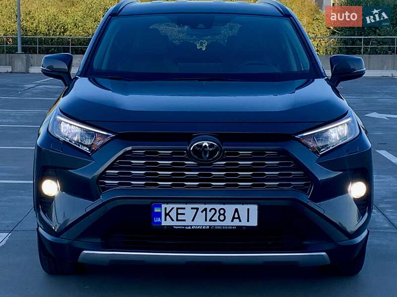 Позашляховик / Кросовер Toyota RAV4 2018 в Києві