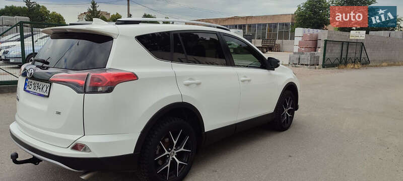 Внедорожник / Кроссовер Toyota RAV4 2015 в Виннице