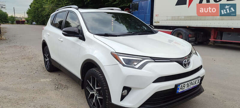 Внедорожник / Кроссовер Toyota RAV4 2015 в Виннице