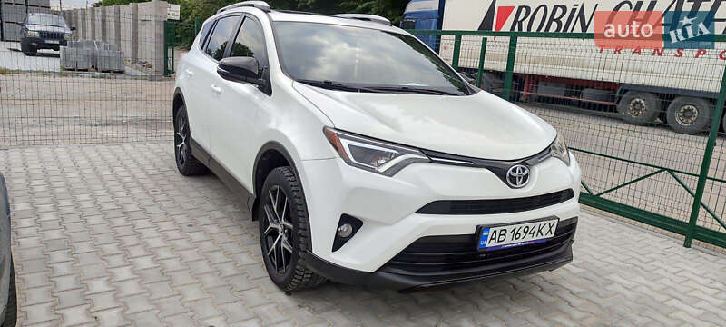 Внедорожник / Кроссовер Toyota RAV4 2015 в Виннице