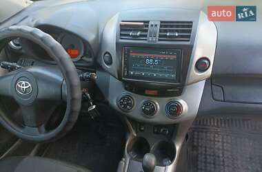 Внедорожник / Кроссовер Toyota RAV4 2006 в 