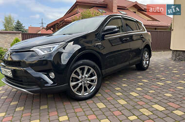 Позашляховик / Кросовер Toyota RAV4 2017 в Львові